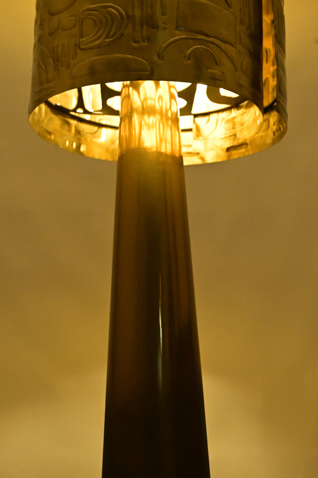 Regal floor lamp