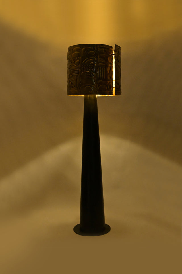 Regal floor lamp